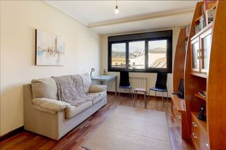 Piso en venta en Milán - Pumarín - Teatinos en Oviedo