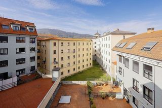 Piso en venta en Milán - Pumarín - Teatinos en Oviedo