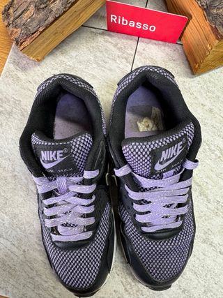 Scarpe Nike Air Max nere e viola