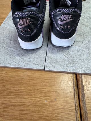 Scarpe Nike Air Max nere e viola