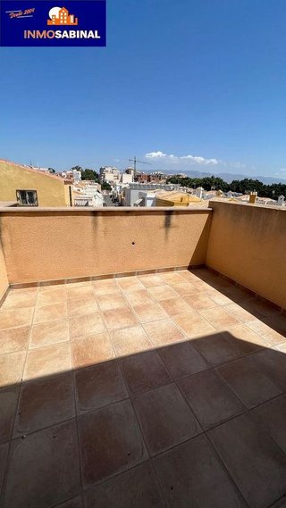 Chalet en venta en Los Molinos - Villa Blanca en Almería
