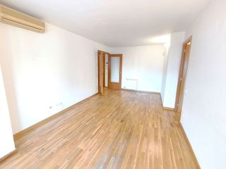 Piso en venta en La Bordeta en Barcelona