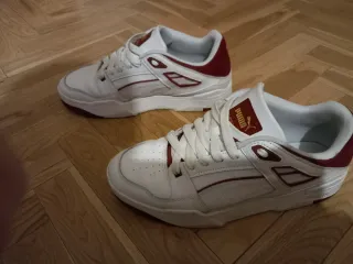 Zapatillas Puma Blancas y Rojas
