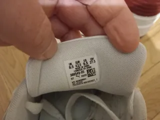 Zapatillas Puma Blancas y Rojas