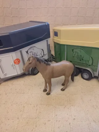 Bruder remolque para caballos