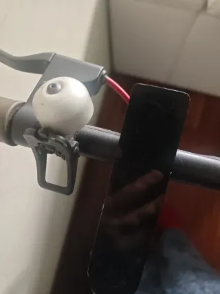 Patinete xiaomi eléctrico blanco, usado. Funcionan