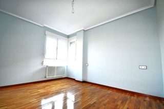 Piso en venta en Portillejo - Valdegastea en Logroño