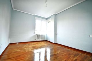 Piso en venta en Portillejo - Valdegastea en Logroño