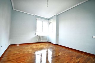 Piso en venta en Portillejo - Valdegastea en Logroño