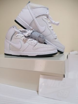 Nike 327€ de colección + regalo