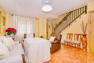 Casa adosada en venta en Residencial Triana - Barrio Alto en Gabias (Las)