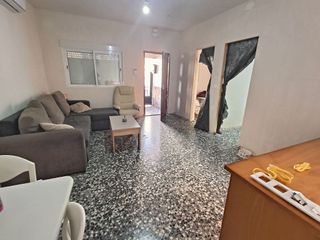 Casa adosada en venta en El Poblado - Abulagar en Puertollano