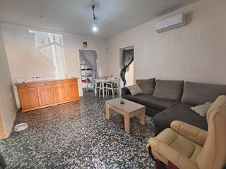 Casa adosada en venta en El Poblado - Abulagar en Puertollano