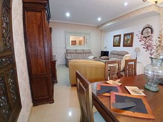 Casa adosada en venta en Tomelloso