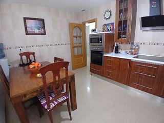 Casa adosada en venta en Tomelloso
