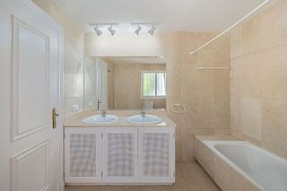 Casa adosada en venta en Benahavís