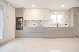 Piso en venta en Les Planes en Hospitalet de Llobregat, L´