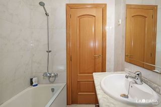 Piso en venta en Can Serra en Hospitalet de Llobregat, L´