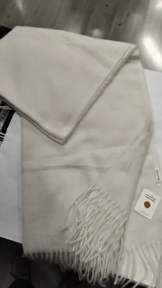 Sciarpone Calliope bianco nuovo con cartellino.