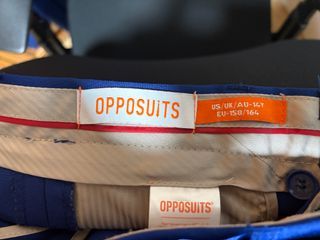 Traje de niño azul con corbata