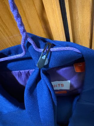 Traje de niño azul con corbata