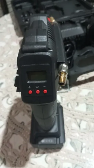 Inflador ROWI 16V Li-Ion Maletín Accesorios