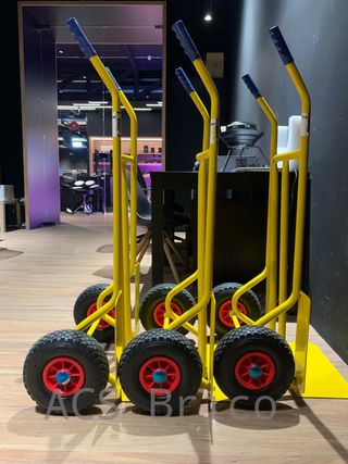 Carretilla Almacén Rueda Neumática 300 Kg