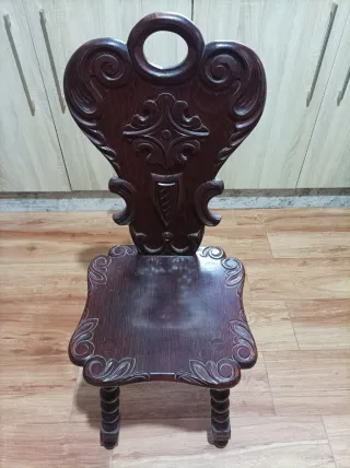 2 Sillas de madera antigua para restaurar