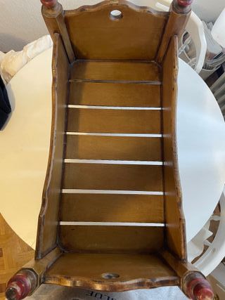 Cuna de madera para muñecas