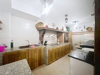 Chalet en venta en Lucena