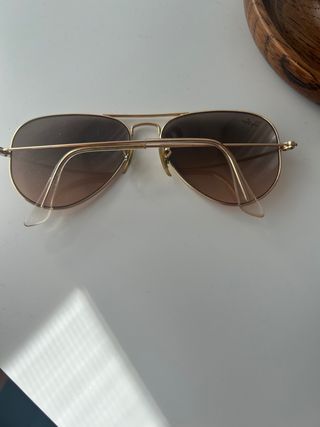 Gafas de sol Ray-Ban Aviator doradas y marrones