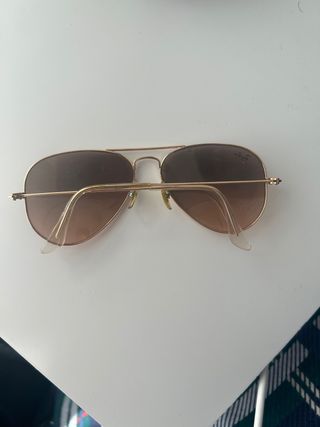 Gafas de sol Ray-Ban Aviator doradas y marrones