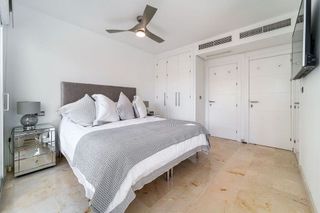 Casa pareada en venta en Elviria en Marbella