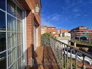 Casa adosada en venta en Canovelles