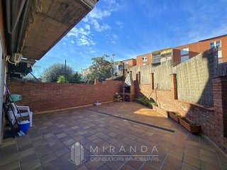 Casa adosada en venta en Canovelles