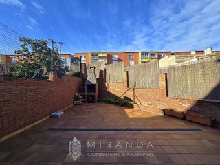 Casa adosada en venta en Canovelles