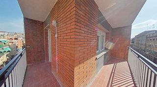 Piso en venta en Fondo en Santa Coloma de Gramanet