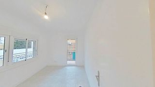 Piso en venta en Fondo en Santa Coloma de Gramanet