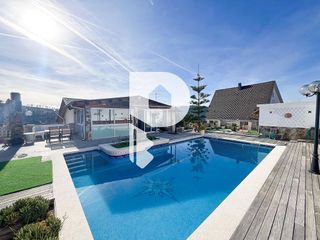 Chalet en venta en Vallirana