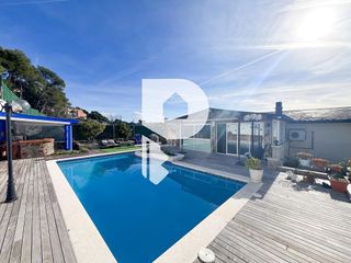 Chalet en venta en Vallirana