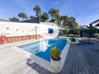 Chalet en venta en Vallirana