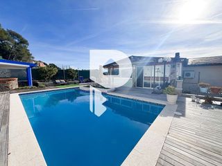 Chalet en venta en Vallirana