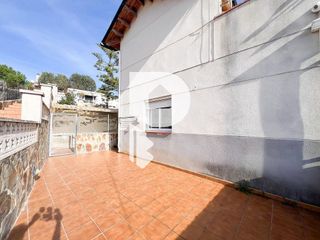 Chalet en venta en Vallirana