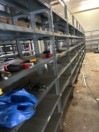 Estanterías metálicas