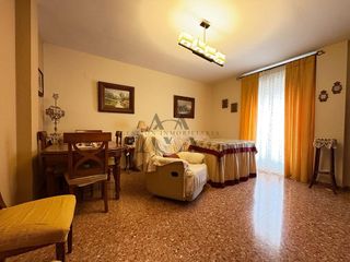 Piso en venta en Lucena
