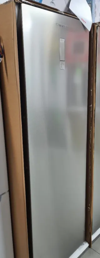 Congelador Vertical Nevir Inox