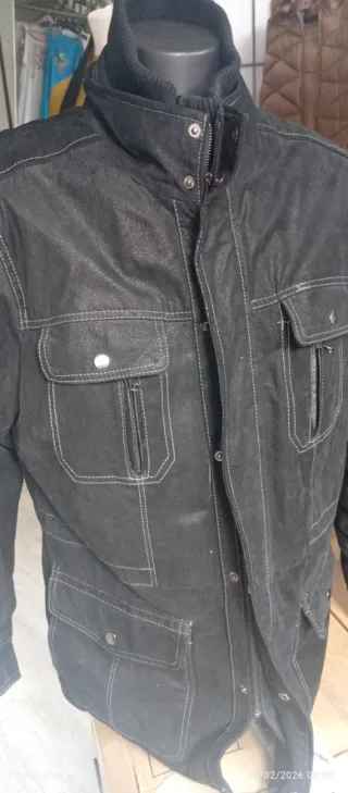 Chaqueta de hombre negra