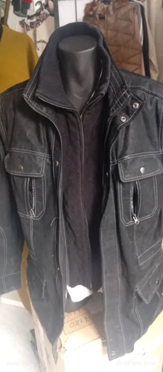 Chaqueta de hombre negra