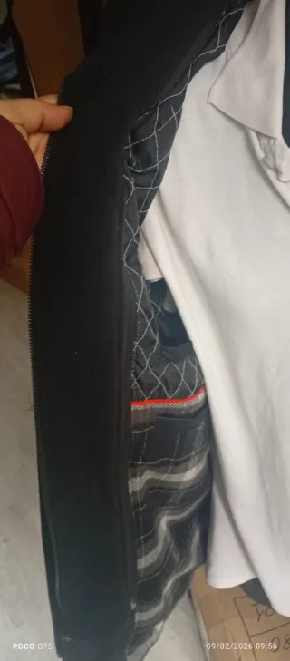 Chaqueta de hombre negra