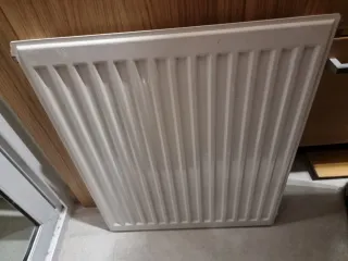 2 radiadores de agua blanco.